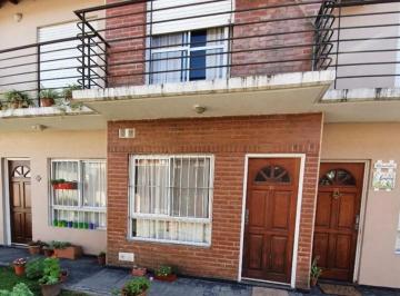 Casa · 75m² · 3 Ambientes · 1 Cochera · Duplex en Barrio Las Rosas. Apto Crédito