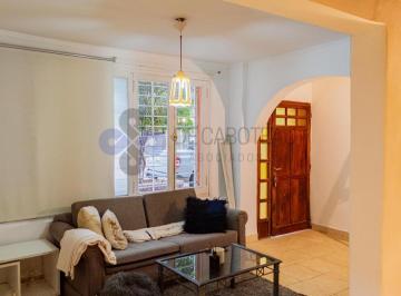 Casa · 257m² · 7 Ambientes · 1 Cochera · Venta Casa Casco Viejo Centenario