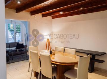 Casa · 257m² · 7 Ambientes · 1 Cochera · Venta Casa Casco Viejo Centenario