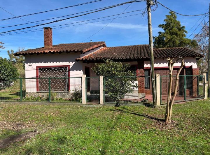 Casa · 216m² · 5 Ambientes · 1 Cochera