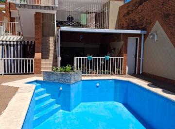 Casa · 489m² · 4 Dormitorios · 5 Cocheras · Casa de 4 Dorm. en Barrio Abasto