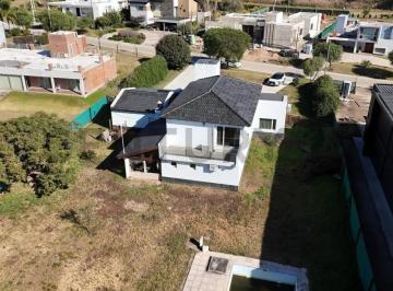 Casa · 393m² · 4 Dormitorios · Casa en Country Las Corzuelas 4 Dorm. Apta Credito