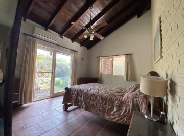 Casa · 160m² · 5 Ambientes · 2 Cocheras · Casa en Venta 4 Dorm., Excelente Construccion, 1 Sola Planta!