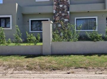 Casa · 278m² · 4 Ambientes · 2 Cocheras · Venta Casa 4 Dorm. – Villa Allende Golf