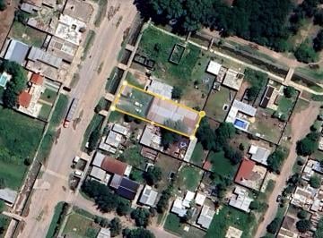 Bodega-Galpón · 480m² · 2 Ambientes · 1 Cochera · Venta de Galpon de 480 m² en Alvarez