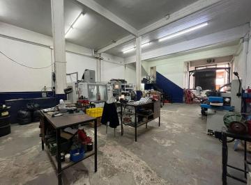 Bodega-Galpón · 150m² · Galpon en Venta en Valentin Alsina