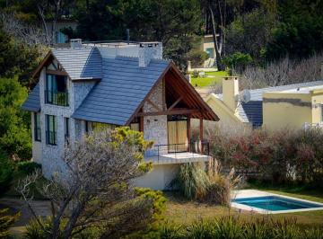 DEH-DEH-599_2 · Casa 3 Dorm. con Pileta Clim. a 1 Cuadra de La Playa!