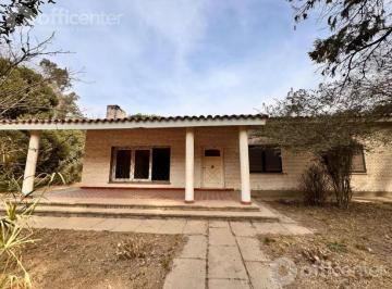 Casa · 302m² · 12 Ambientes · 2 Cocheras · Casa en Venta Depto con Increíble Parque en Valle del Sol - Mendiolaza