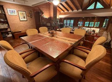 Casa · 311m² · 6 Ambientes · 2 Cocheras · Excelente Casa con Jardín en Almagro!