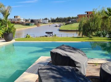 Casa · 530m² · 5 Ambientes · 2 Cocheras · Casa en Venta Al Rio, El Yacht, Nordelta