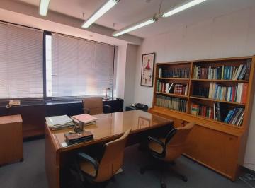 Oficina comercial · 90m² · 5 Ambientes · 1 Cochera · Amplias Oficinas a La Venta Sobre La Calle Florida.