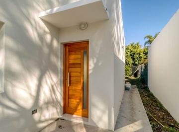 Casa · 95m² · 4 Ambientes · 1 Cochera · Casa en Venta. City Bell a Estrenar 3 Dorm.