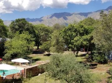 Casa · 232m² · 10 Ambientes · 2 Cocheras · Casa Principal Mas Dos Cabañas en Venta en San Javier, Traslasierra!