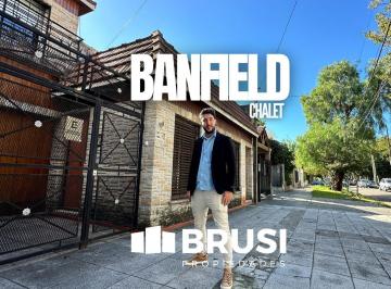 Casa · 258m² · 6 Ambientes · 1 Cochera · Casa en Venta de 6 Ambientes en Banfield con Pileta
