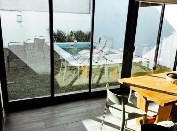 Casa · 109m² · 5 Ambientes · 2 Cocheras · Casa en Nuevo Poeta Lugones