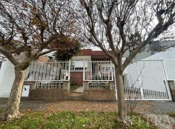 Casa · 110m² · 3 Ambientes · 1 Cochera · Venta Casa 3 Ambientes con Cochera en Quilmes