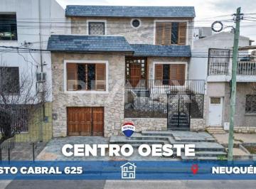 Casa · 218m² · 8 Ambientes · 1 Cochera · Venta Casa Cuatro Dorm. Centro Oeste Neuquen