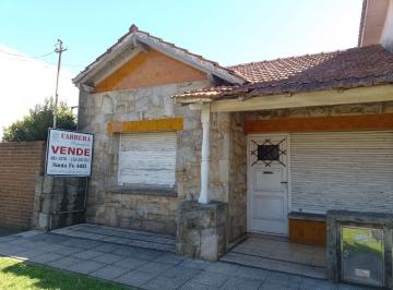 Casa · 150m² · 2 Dormitorios · 1 Cochera · Chalet 3 Ambientes + Depto. 2 Amb. - Juana Manso y Guanahani