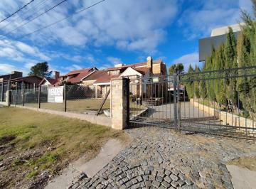 Casa de 8 ambientes, Bahía Blanca · Barrio Palihue - Casa en Venta