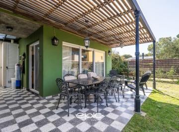 Casa · 90m² · 4 Ambientes · 1 Cochera · Venta Casa en Ostende Pinamar
