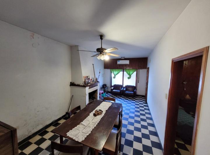Casa · 130m² · 5 Ambientes · 1 Cochera