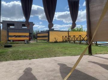 Casa · 30m² · 3 Ambientes · 1 Cochera · Venta Lote de 300 m con Casa Pre - Moldeada