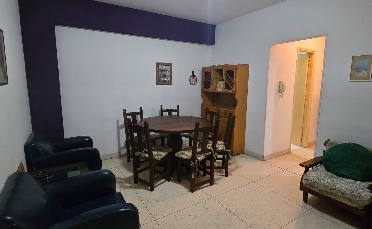 Venta dpto de 2 ambientes amplio con calefaccion y agua caliente