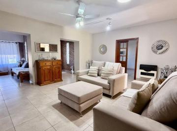 Casa · 193m² · 5 Ambientes · 2 Cocheras · Venta Casa 3 Dorm. Capitan Bermudez Cochera
