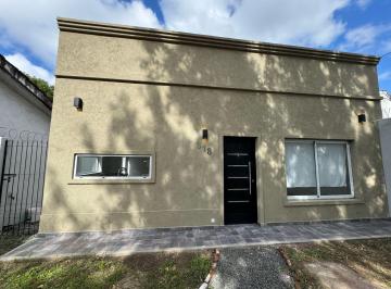 Casa de 4 ambientes, San Miguel · Casa Refaccionada a Nueva en Venta en Bella Vista!