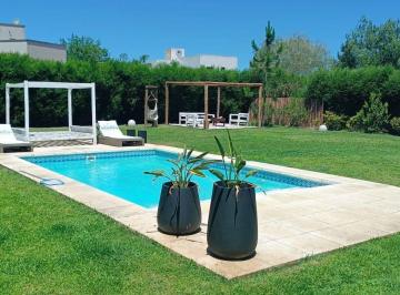 Casa · 162m² · 4 Ambientes · 4 Cocheras · Casa 4 Ambientes en Venta en Tigre Barrio Santa Catalina