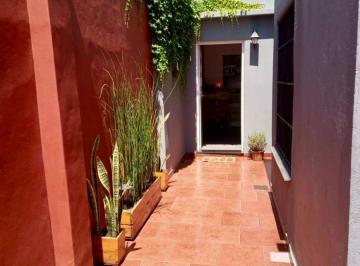 RUR-RRU-131_2 · PH con Terraza y Quincho a La Venta Prácticamente a Estrenar!