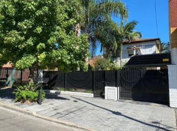 Casa · 250m² · 4 Ambientes · 2 Cocheras · Casa - Martin Coronado