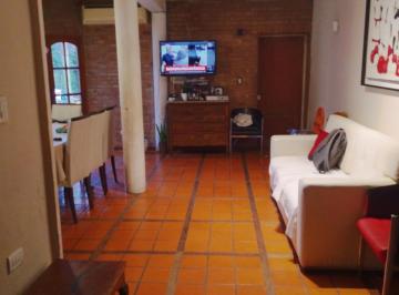 Casa · 200m² · 5 Ambientes · Casa en Venta - 4 Dorm. 1 Baño - Córdoba