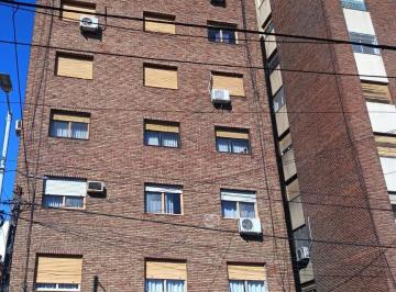Departamento de 3 ambientes, Avellaneda · 3 Ambientes con Excelente Vista, a m de Hipólito Irigoyen