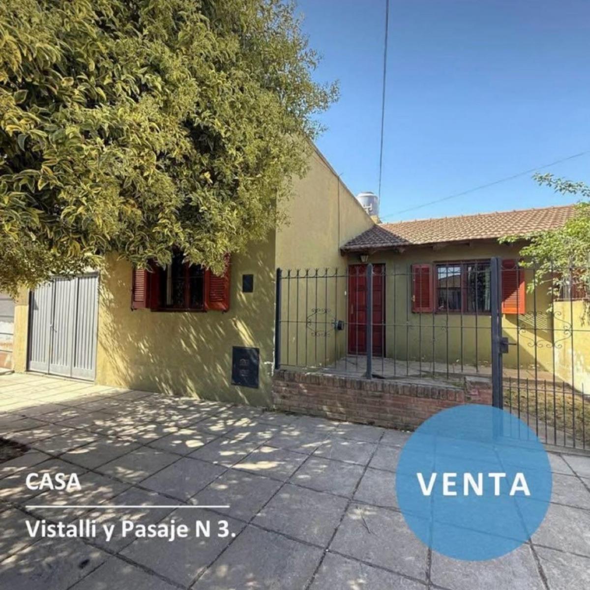 Casa 2 dorm, 171m² con jardín y cochera — Calle Vistalli, lista para escriturar