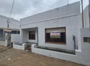 PH de 3 ambientes, Tres de Febrero · Venta, PH Al Frente, Calle Cantilo, Santos Lugares, a Reciclar
