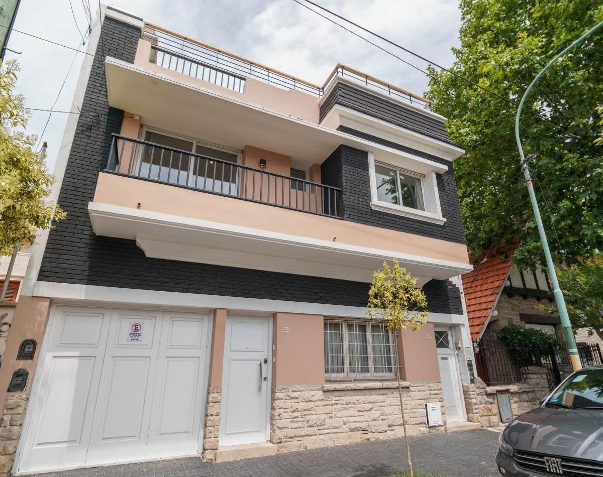 Duplex 4 amb, 190m² cubiertos con terraza y cochera — Chauvín