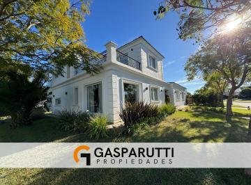 Casa · 250m² · 4 Ambientes · 4 Cocheras · Casa en Venta en Puertos del Lago – Barrio Vistas
