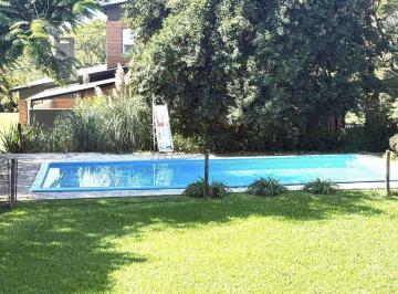 Casa · 1500m² · 3 Dormitorios · 2 Cocheras · Casa en Ctry Los Azahares