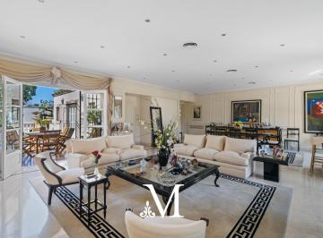 Casa · 662m² · 7 Ambientes · 2 Cocheras · Venta - Casa en Barrio Parque, 7 Ambientes, Ascensor, Patios y Terrazas, 2 Cocheras