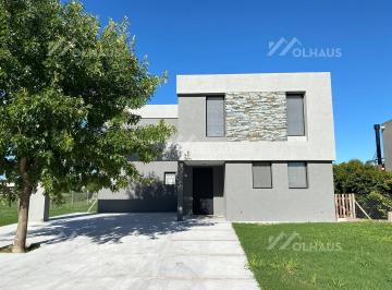 Casa · 227m² · 6 Ambientes · 4 Cocheras · Casa en Venta en San Matias, Escobar, G. B. a. Zona Norte