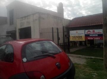 Casa · 135m² · 3 Ambientes · 1 Cochera · Casa Chalet en Venta en Lomas de Zamora, G. B. a. Zona Sur