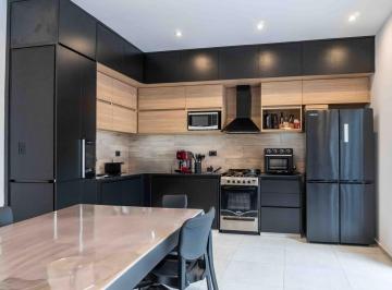 Casa · 126m² · 4 Ambientes · Venta Casa de Pasillo 2 Dorm. en Lourdes
