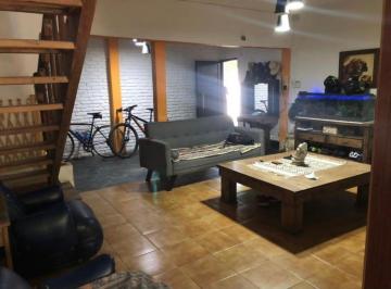 Casa de 6 ambientes, Ituzaingó · Casa Principal y Local Comercial en Frente - Casa en Fondo - Jardin y Pileta