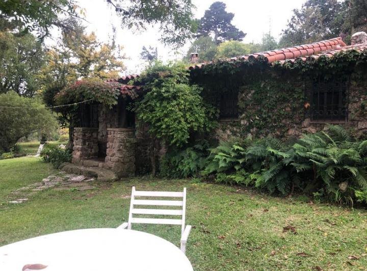 Casa · 600m² · 20 Ambientes · 5 Cocheras