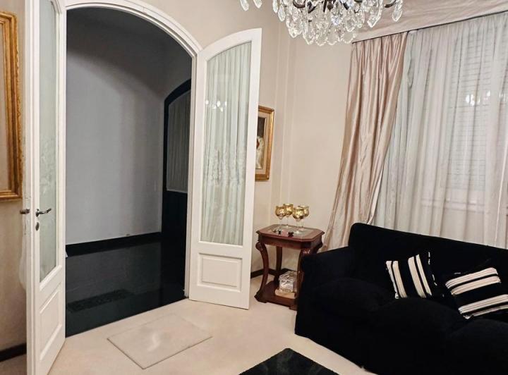 Casa · 280m² · 7 Ambientes · 1 Cochera