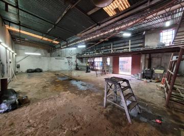 Bodega-Galpón , La Plata · Cantisano Propiedades Alquila Galpón en 140 E/52 y 54!