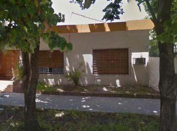 Casa · 80m² · 3 Ambientes · 1 Cochera · Casa - Lomas de Zamora
