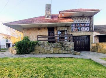 Casa · 96m² · 4 Ambientes · 1 Cochera · Casa en Punta Mogotes