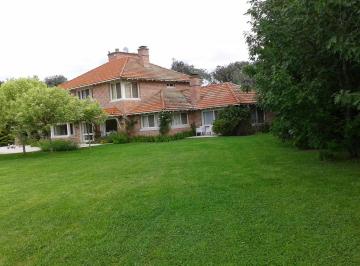 Quinta vacacional · 350m² · 6 Ambientes · 2 Cocheras · Venta/match Point Lujan/ 5 - 6 Dormt